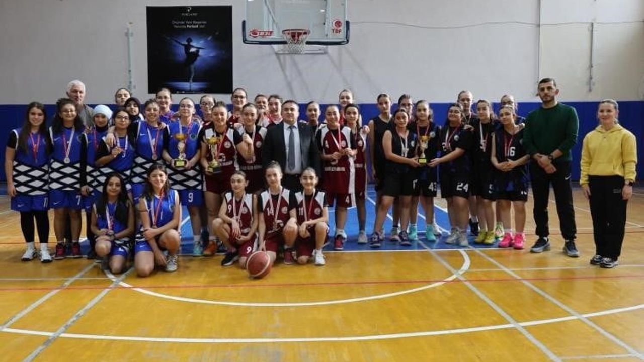 Bilecik'te Okul Spor Faaliyetleri Yıldız Basketbol Müsabakaları Tamamlandı