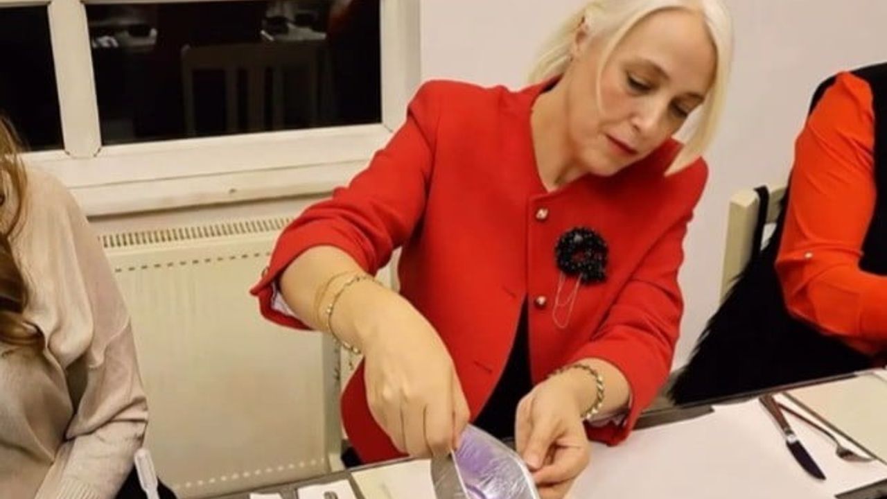 Bilecik'te Polis Eşleri Derneği Mum Workshop'u: Dayanışma ve Üretkenlik Öne Çıktı