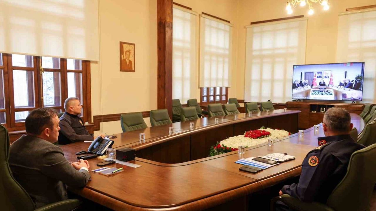 Bilecik’te VKS ile güvenlik toplantısı: Güvenlik çalışmaları ve asayiş ele alındı