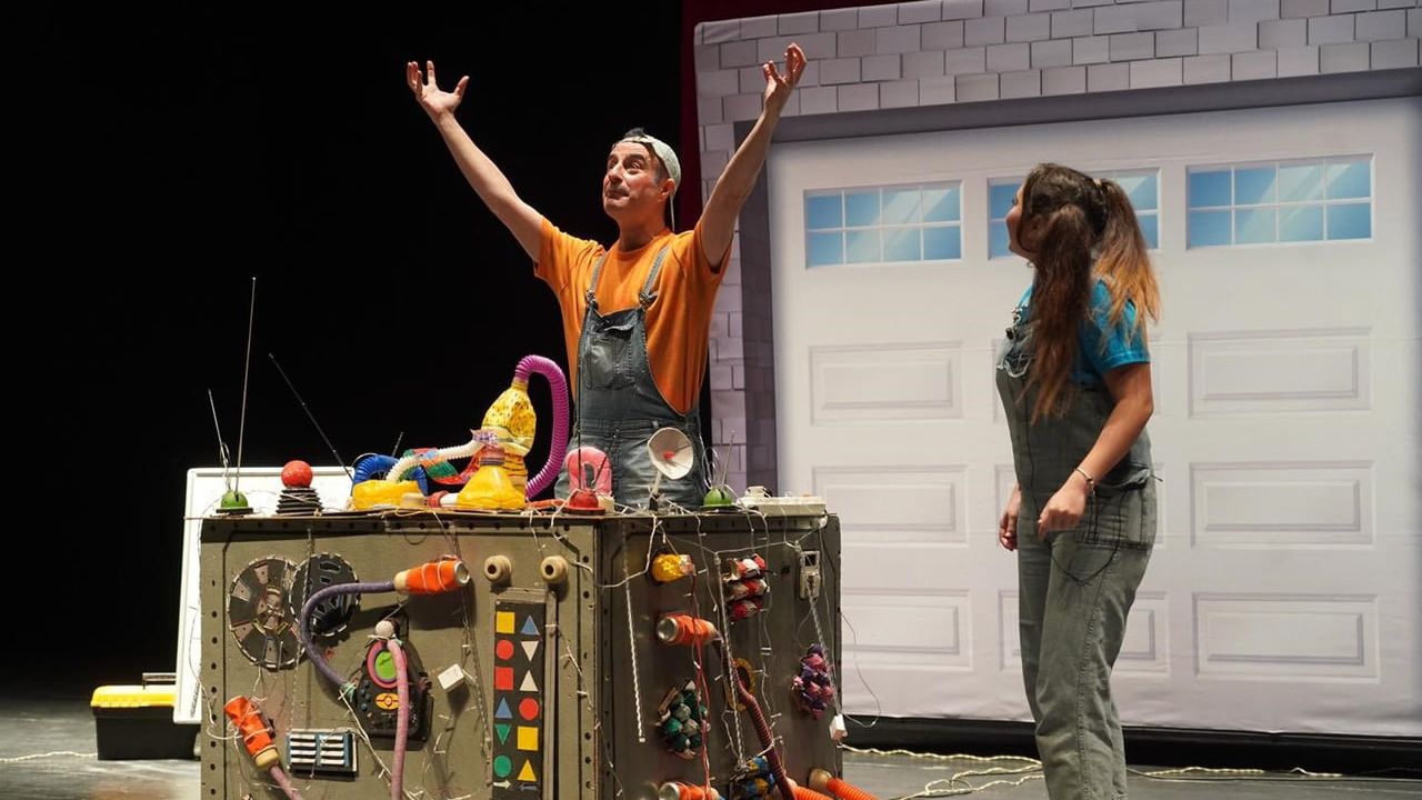 Bilecik’te yarıyıl tatilinde kukla gösterisi ve 'Yıldız Avcısı' tiyatrosu çocuklarla buluştu