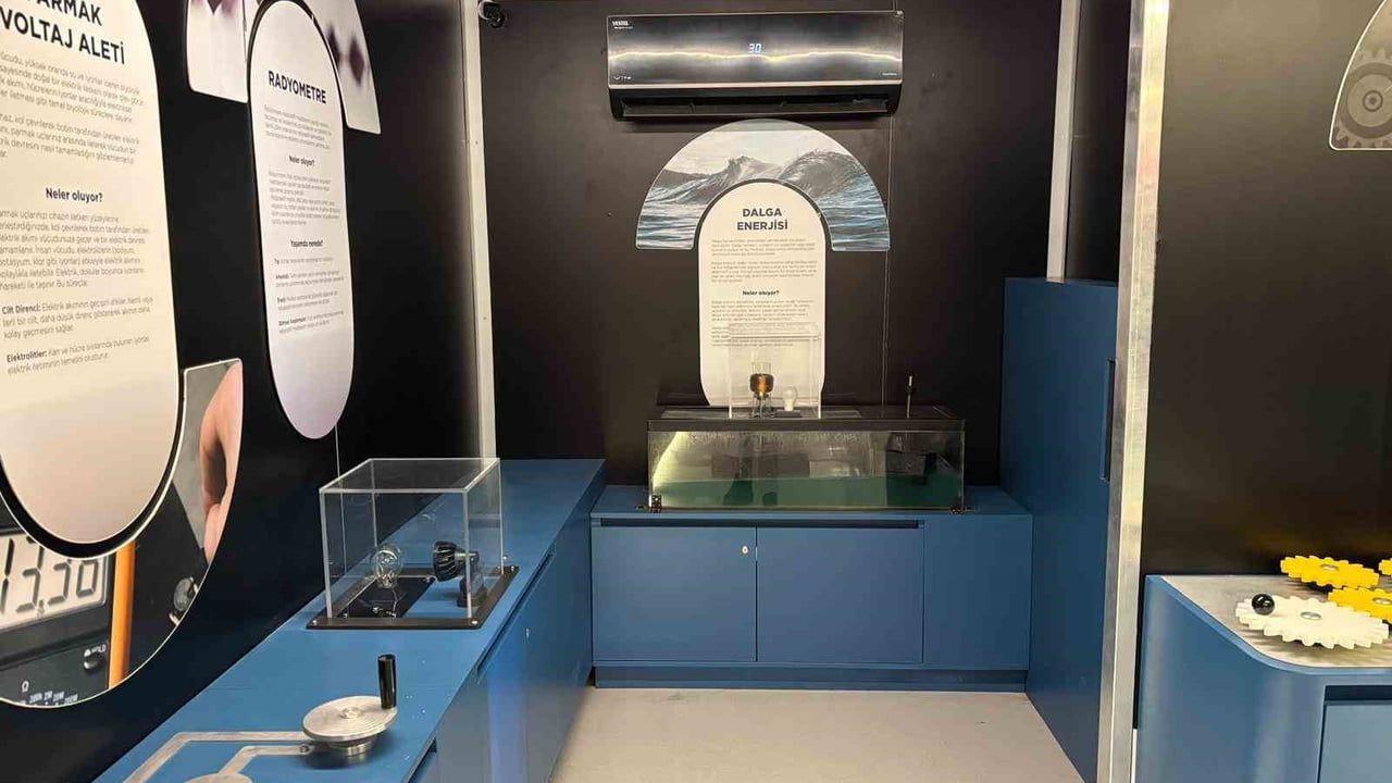 ‘Bilim Tırı’ Sincan’da: Yarıyıl Tatilinde Çocuklarla Bilim Buluşması