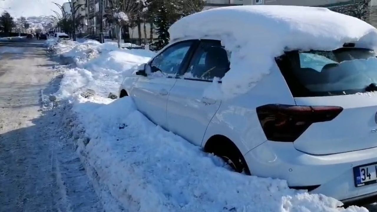 Bingöl'ün Solhan ilçesinde kar ve buzlanma günlük yaşamı zorlaştırdı