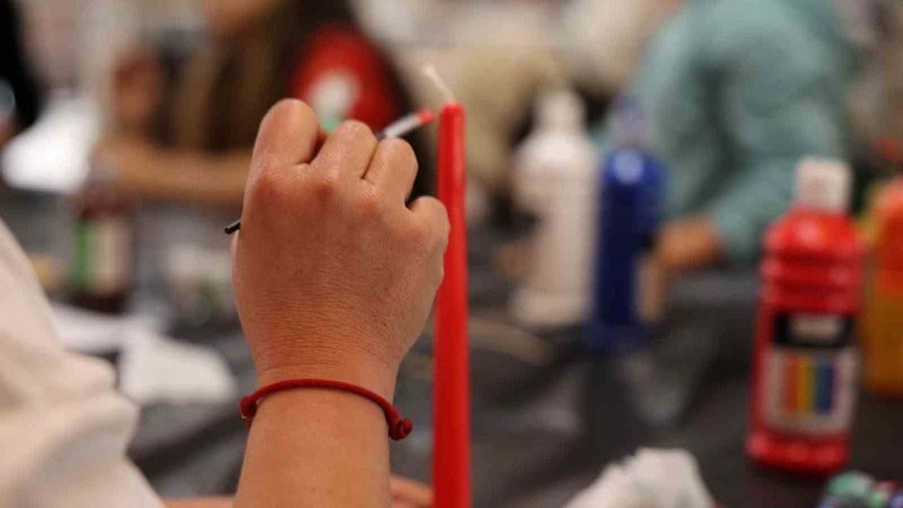 Bodrum Belediyesi'nin Mum Boyama Atölyesi Üç Kuşağı Bir Araya Getirdi