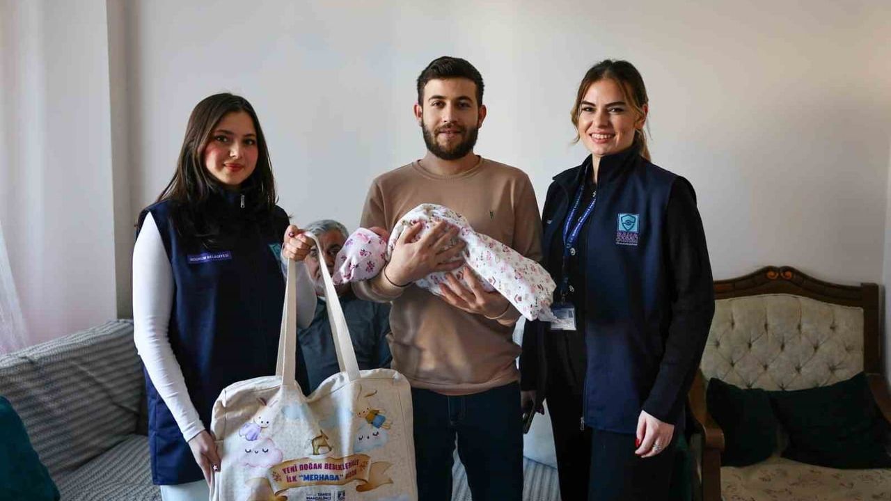 Bodrum'da 2026'nın ilk bebeği Eylül: Bodrum Belediyesi 'Hoş Geldin Bebek' ziyareti