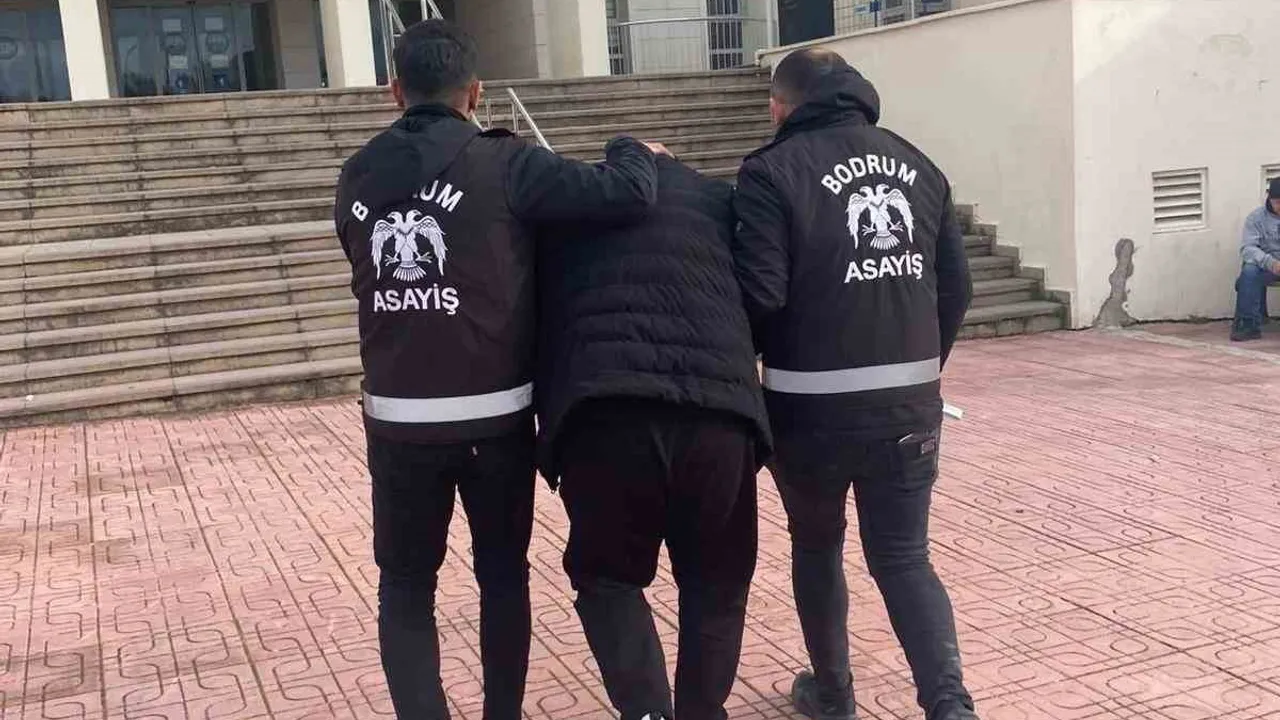 Bodrum'da 6 yıldır aranan ve 24 yıl kesinleşmiş cezası bulunan firari K.Y. yakalandı