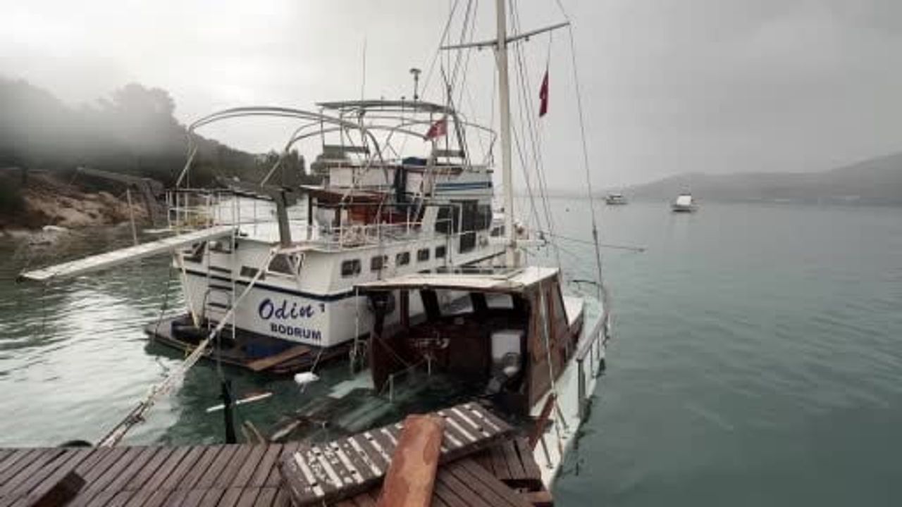 Bodrum'da iki günlük fırtına teknelere hasar verdi: Batma ve karaya sürüklenme vakaları