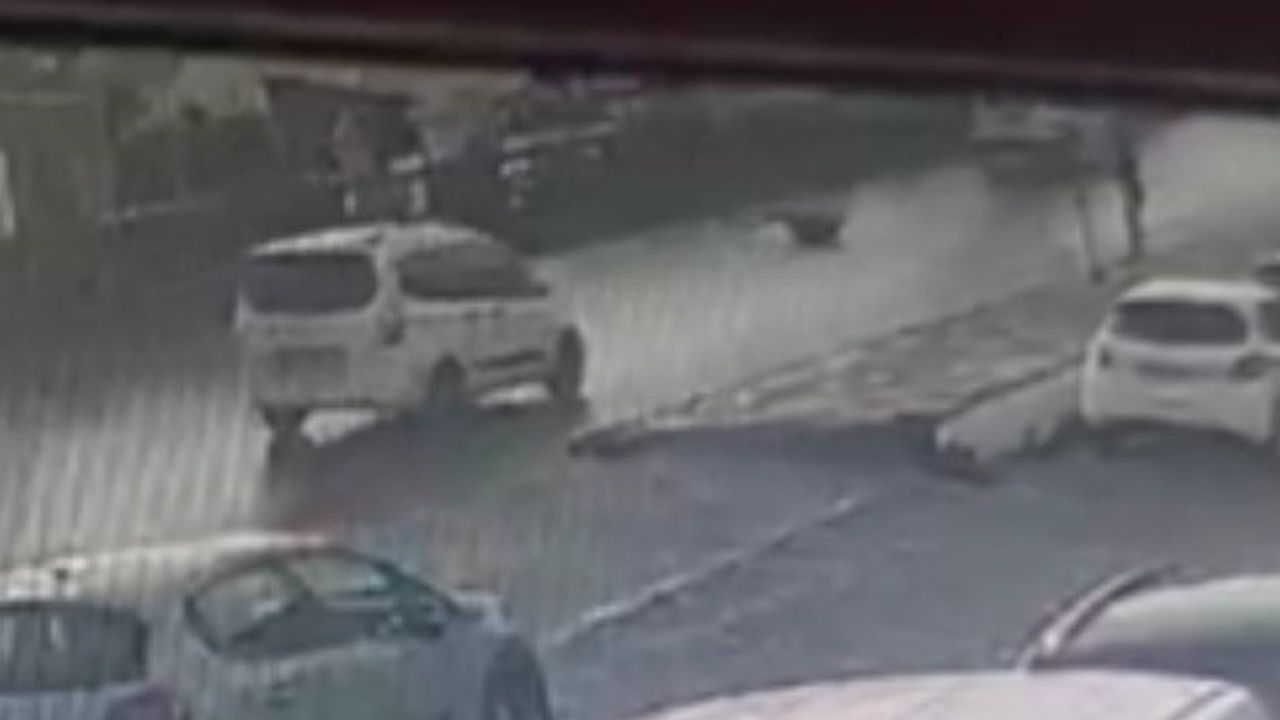 Bodrum'da yolun karşısına geçen yaya hafif ticari aracın çarpmasıyla yaralandı