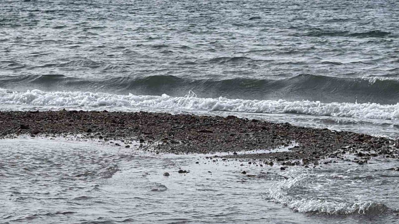 Bodrum’un Gümbet ve Bitez Sahillerinde Deniz Çekilmesi Görüldü