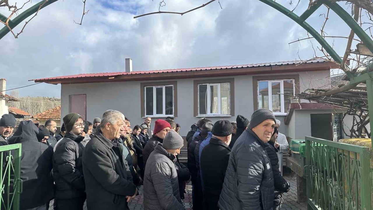 Boğularak öldürülen Esra Muratoğlu memleketi Çankırı'da toprağa verildi