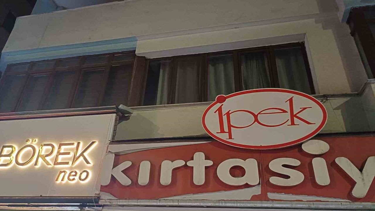 Bolu'da 15 gündür müdahale edilemeyen su sızıntısı 6 esnafı mağdur etti