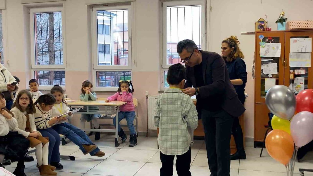 Bolu’da 52 bin 224 öğrenci karne sevinci: 225 okulda yarıyıl tatili başladı