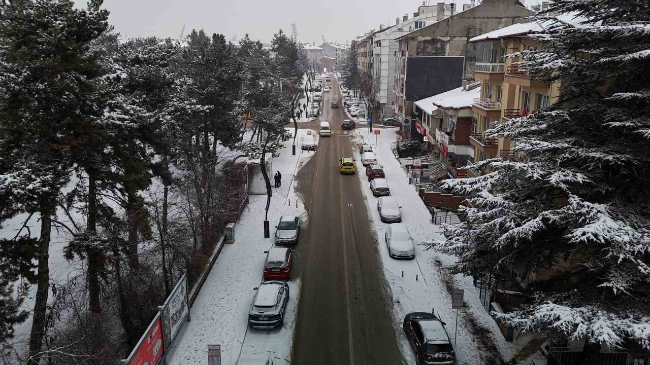 Bolu’da Kar Etkisini Sürdürüyor — Kent Merkezi Havadan Görüntülendi