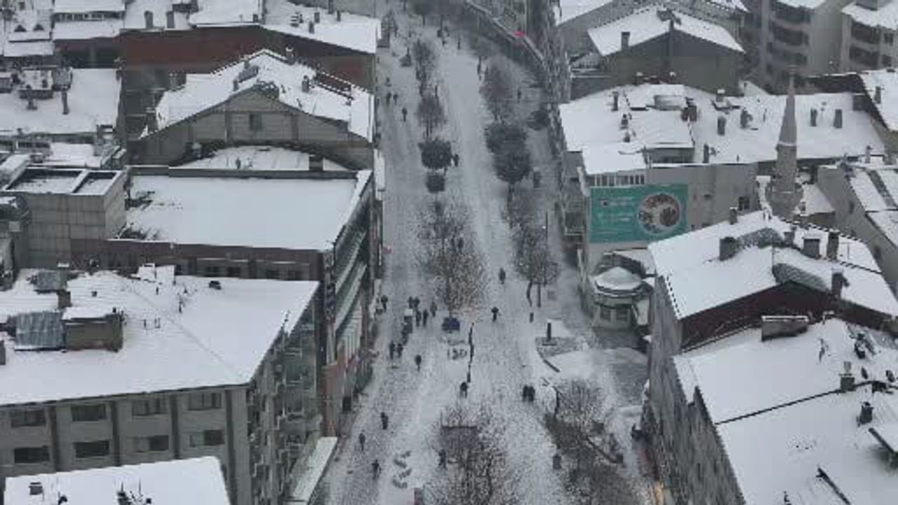 Bolu'da Karla Gelen Kış Güzelliği Dronla Havadan Görüntülendi