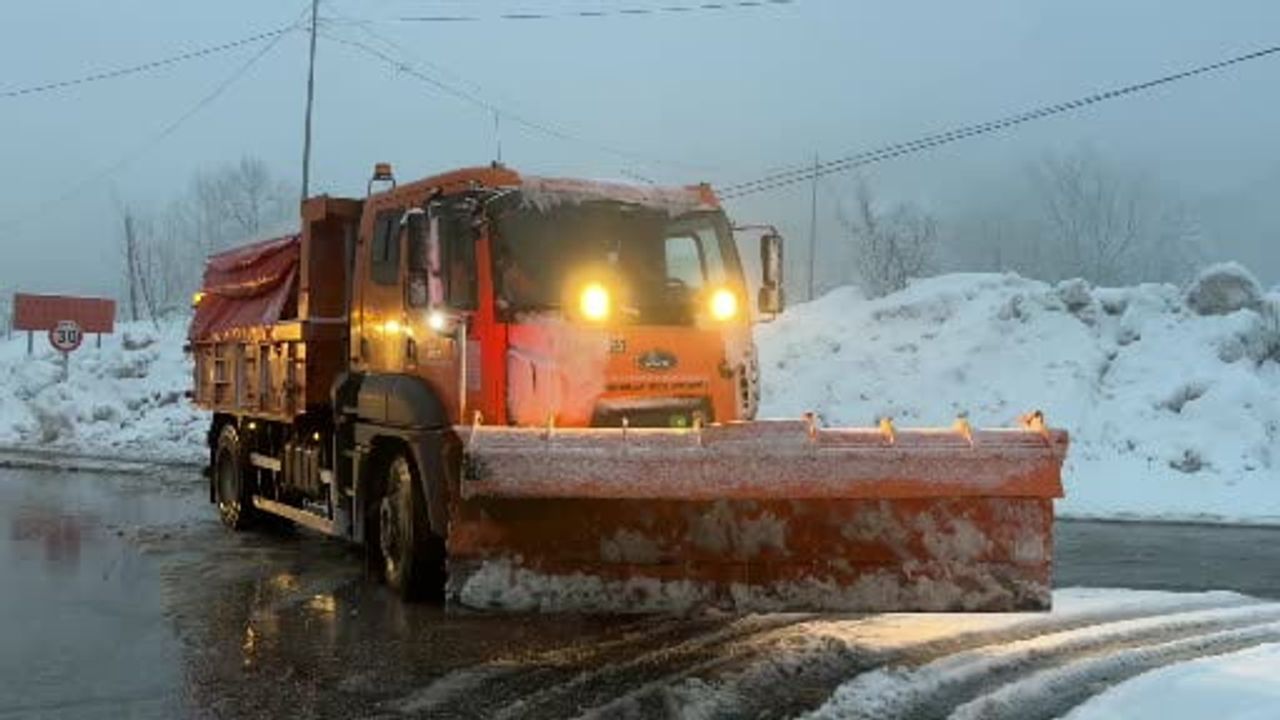 Bolu Dağı'nda kar ve hafif sis ulaşımı etkiliyor