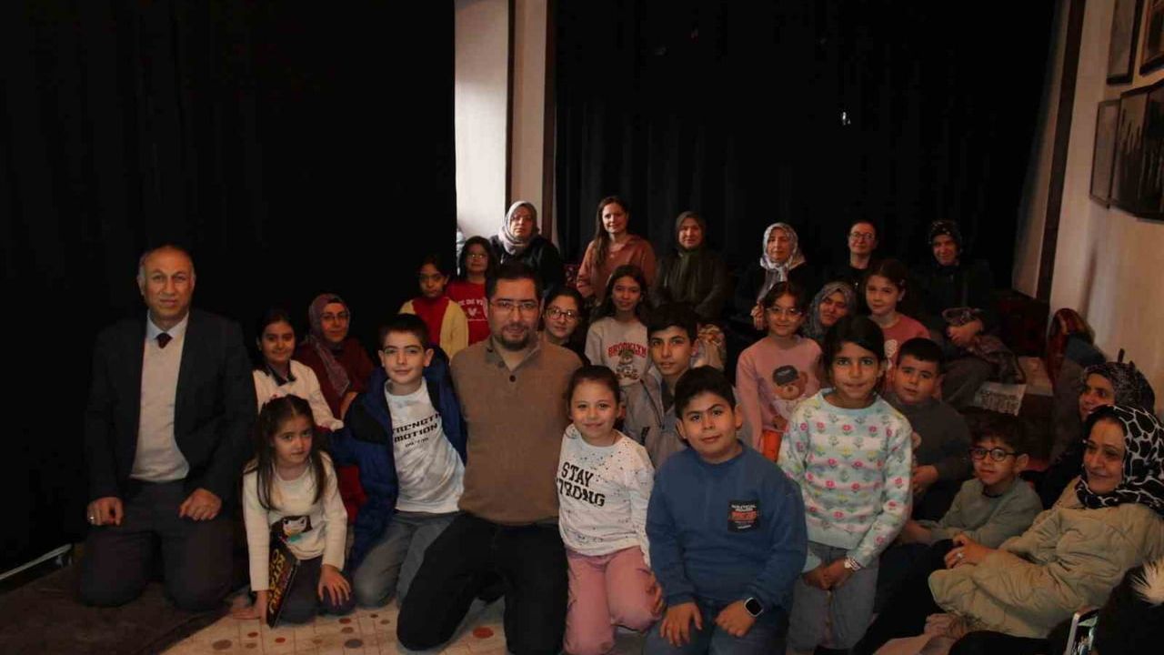 Bor Kütüphanesi'nde 'Rabbani Sanat Matematik' söyleşisi — Kur'an perspektifiyle matematiğin günlük yaşamdaki yansımaları