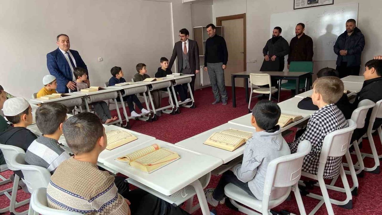 Bozkır'da 21-23 Ocak 'Gençliğe Değer Ara Dönem Eğitim Kampı' sona erdi