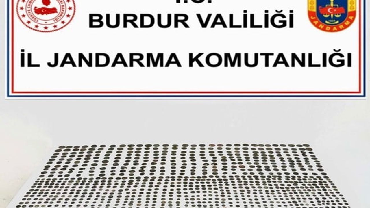 Bucak'ta jandarma operasyonunda bin 3 adet sikke ele geçirildi