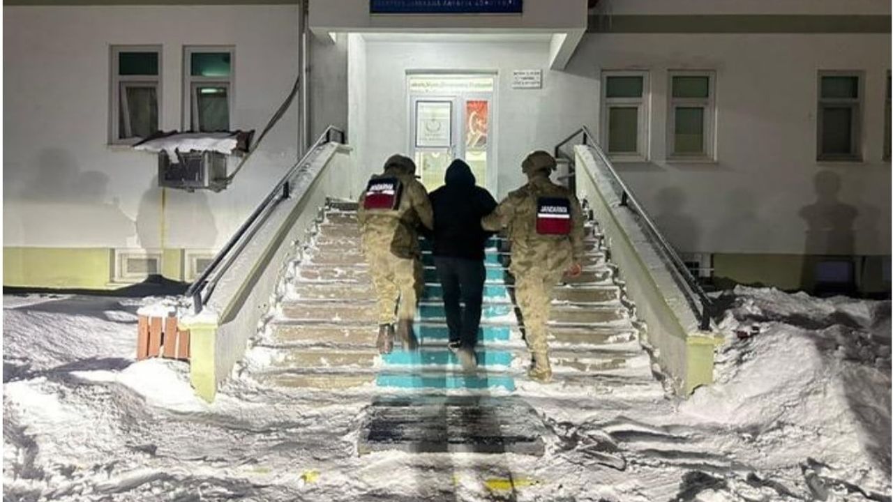 Bulanık'ta hakkında 8 yıl 4 ay kesinleşmiş hapis cezası bulunan şahıs yakalandı