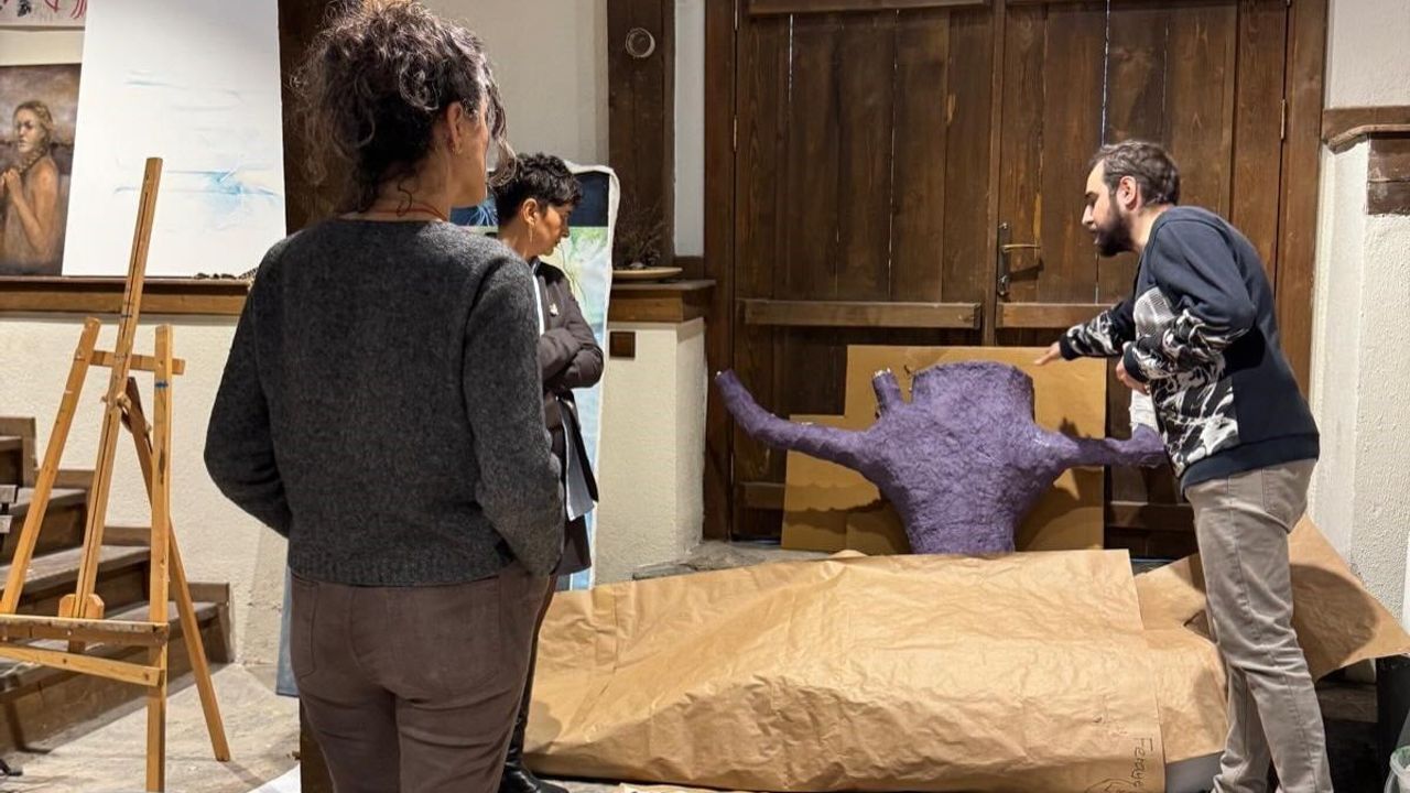 Burçak Bingöl, Misi Sanatevi’nde Genç Sanatçılarla Üretim Deneyimini Paylaştı