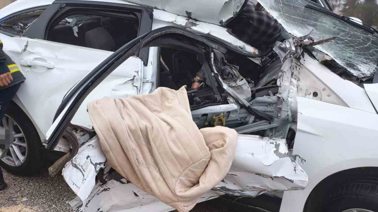 Burdur'da yoğun siste zincirleme trafik kazası: 1'i ağır, 2 yaralı