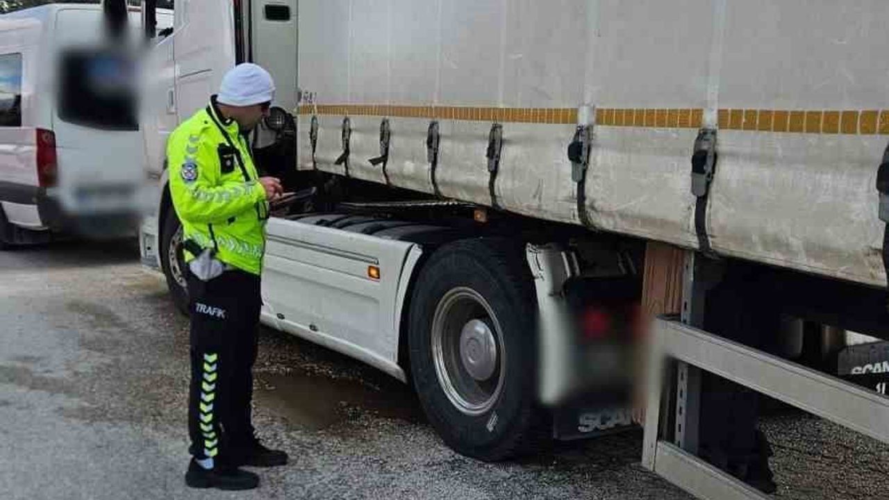 Burdur'da yük taşıyan araçlara yönelik denetim: 138 araç kontrol edildi