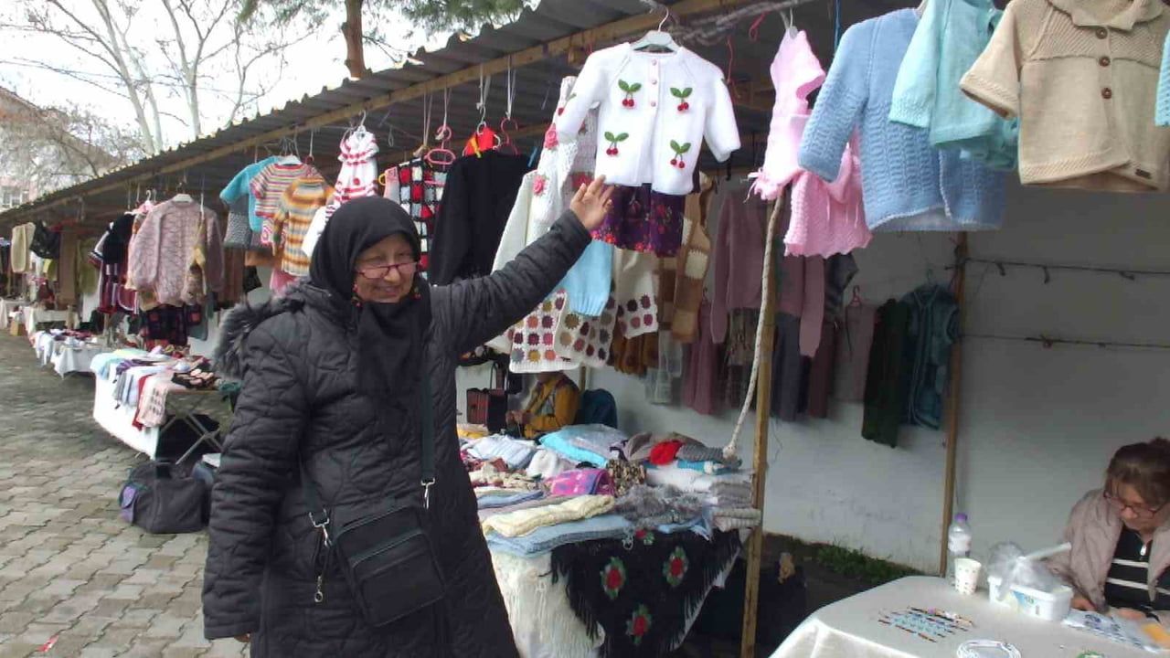 Burhaniye'de Hamarat Eller Pazarı: Yaklaşık 15 yıldır kadınlara düzenli gelir sağlıyor