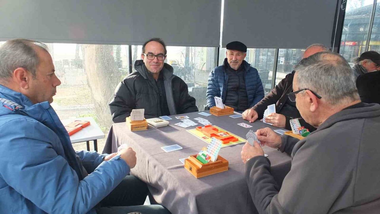 Burhaniye Kuzey Ege'de Briç Merkezi Haline Geldi: Ören'de 44 Sporcunun Katıldığı Pazar Simultane