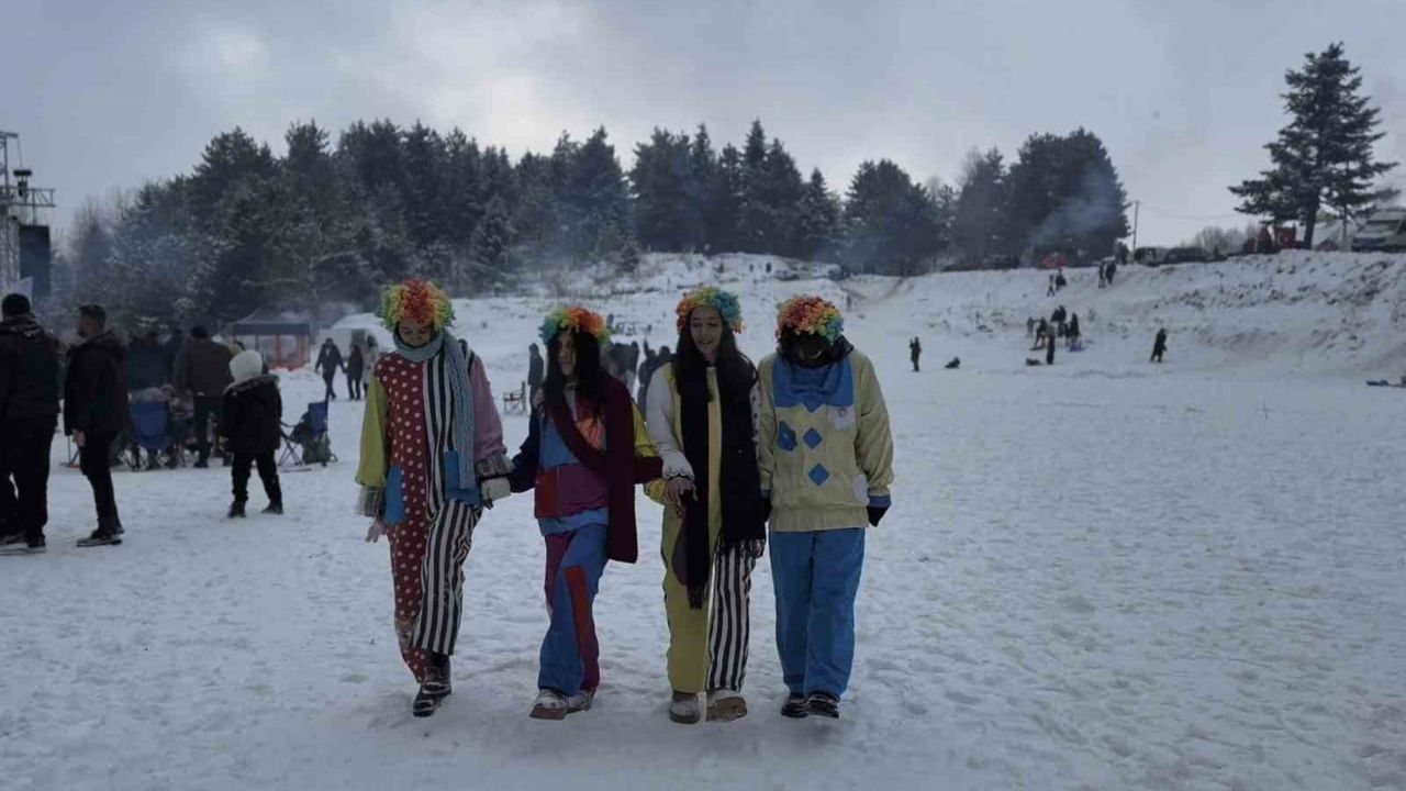Bursa'da Alaçam Kış Festivali'ne yoğun katılım ulaşımı aksattı