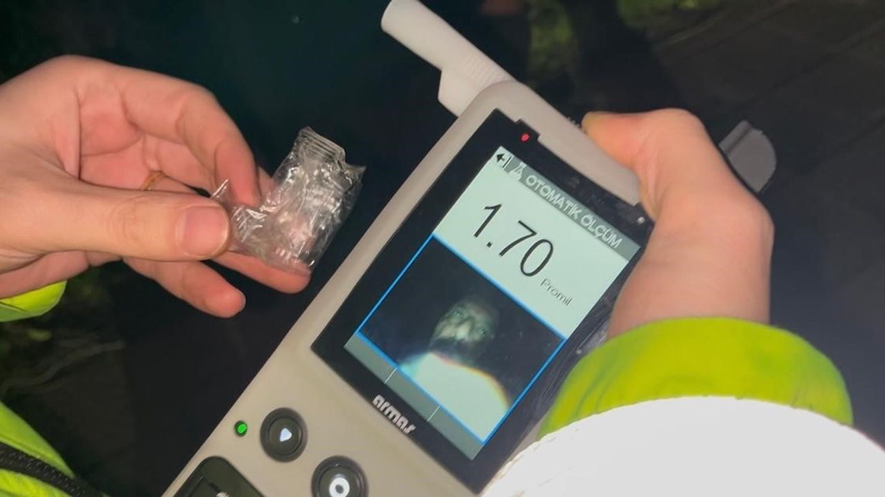 Bursa'da alkol denetiminden saklanan sürücü 'çişim var' diyerek tuvalete girdi; 1.70 promil bulundu