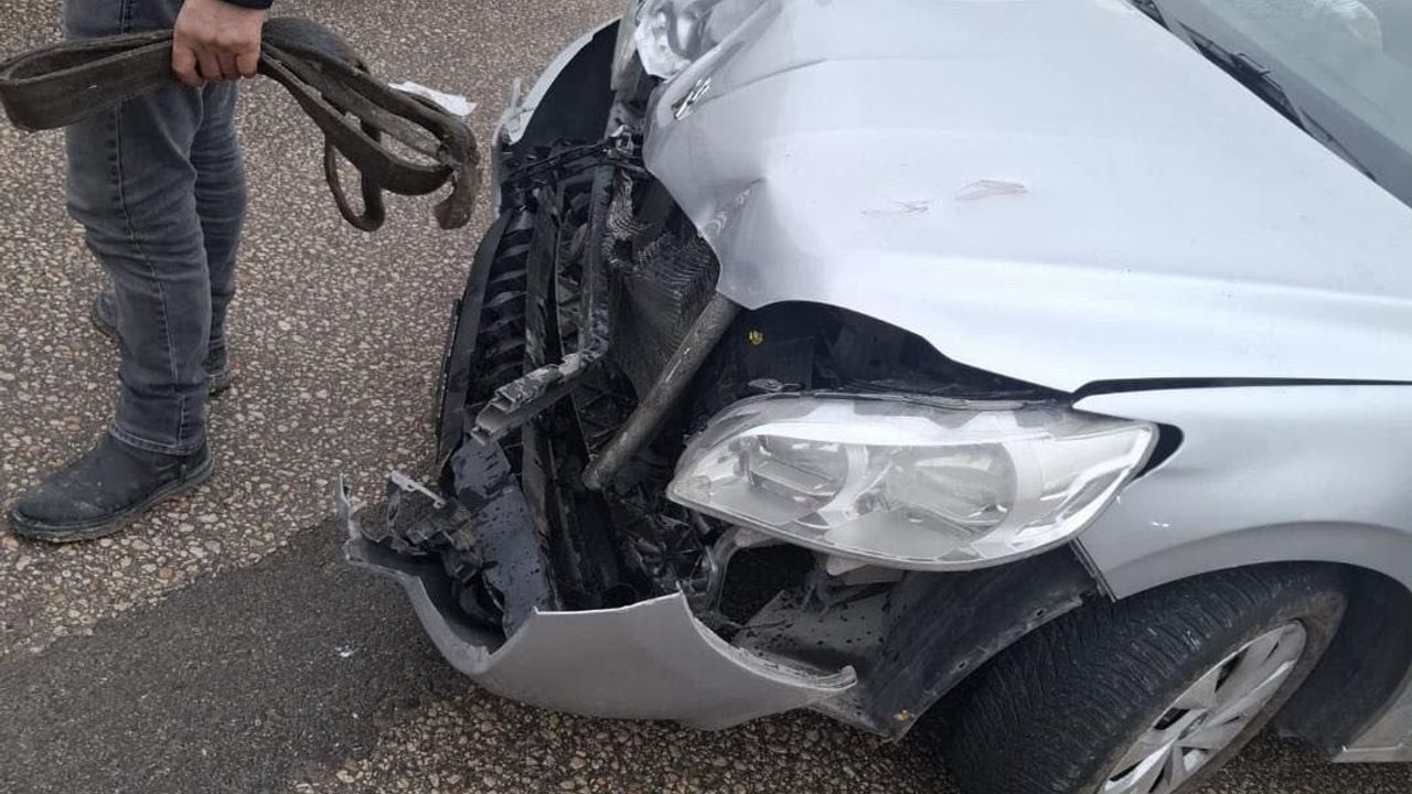 Bursa'da çöp kamyonu ile otomobil arasında sıkışan işçi hayatını kaybetti