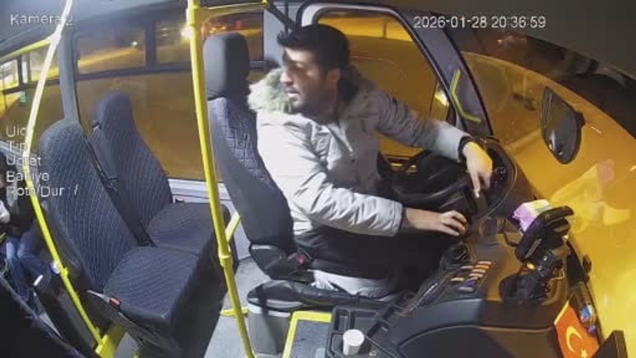 Bursa'da halk otobüsünde kalp krizi: Şoför ve yolcuların müdahalesi hayat kurtardı