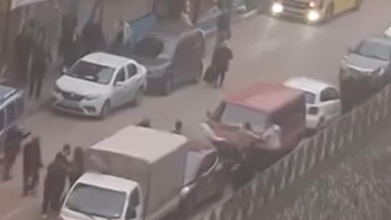 Bursa'da Kanalboyu Caddesi'nde kavga trafiği kısa süreli aksattı