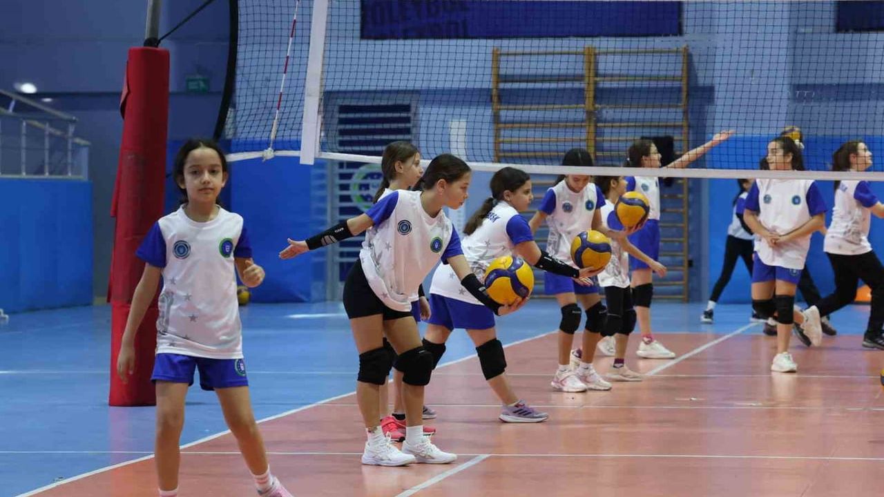 Bursa'da Kış Spor Okulları dördüncü dönemi tamamladı, çocuklar sertifikalarını aldı