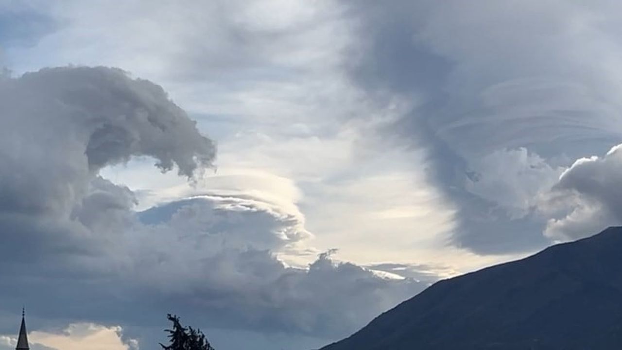 Bursa'da lodos etkisiyle oluşan mercek bulutları gökyüzünde görsel şölen yarattı