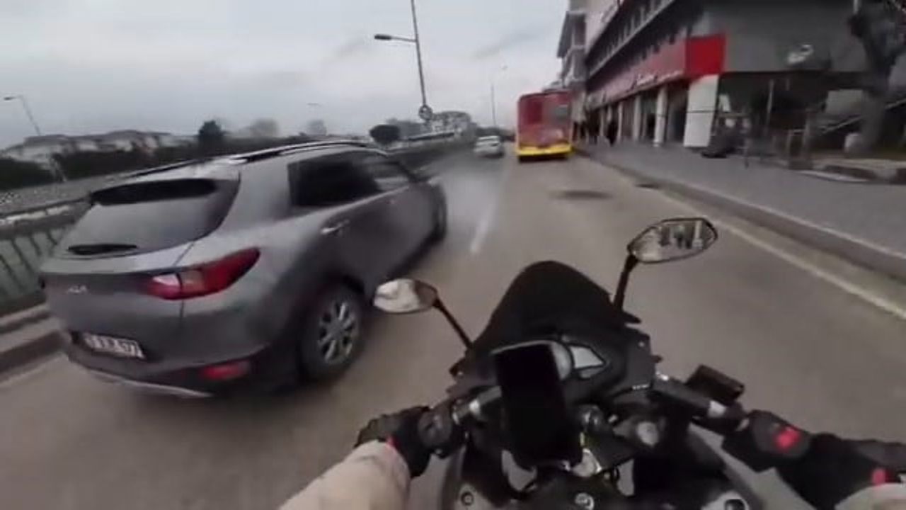 Bursa'da motosiklet sürücüsünün kask kamerasına yansıyan kaza anı