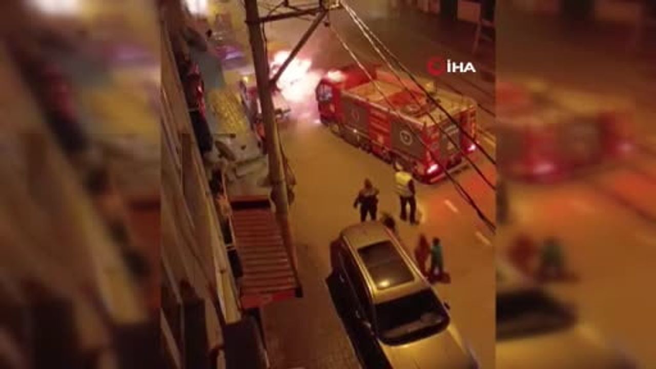 Bursa'da Seyir Halindeki Otomobil Motor Yangını: Araç Kullanılamaz Hale Geldi