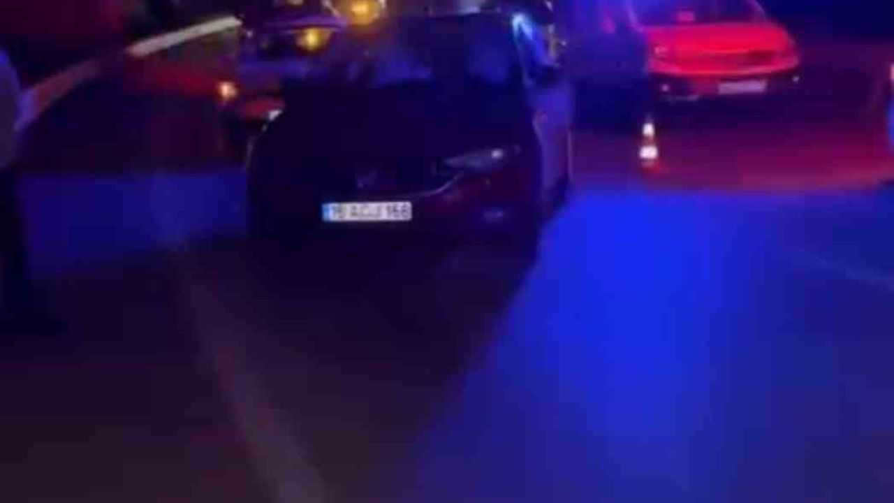 Bursa'da ters yöne giren araç zincirleme kazaya yol açtı: 6 yaralı