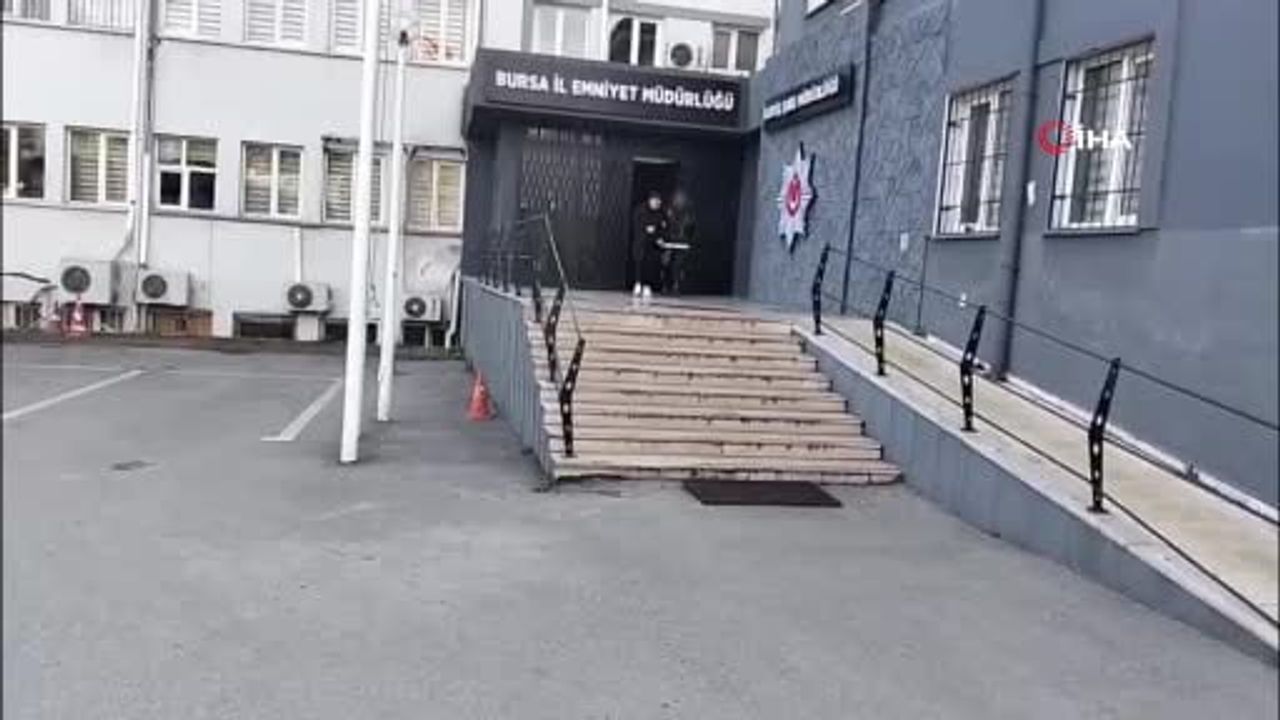 Bursa'da uyuşturucu suçundan aranan 3 kişi polis operasyonuyla yakalandı ve tutuklandı