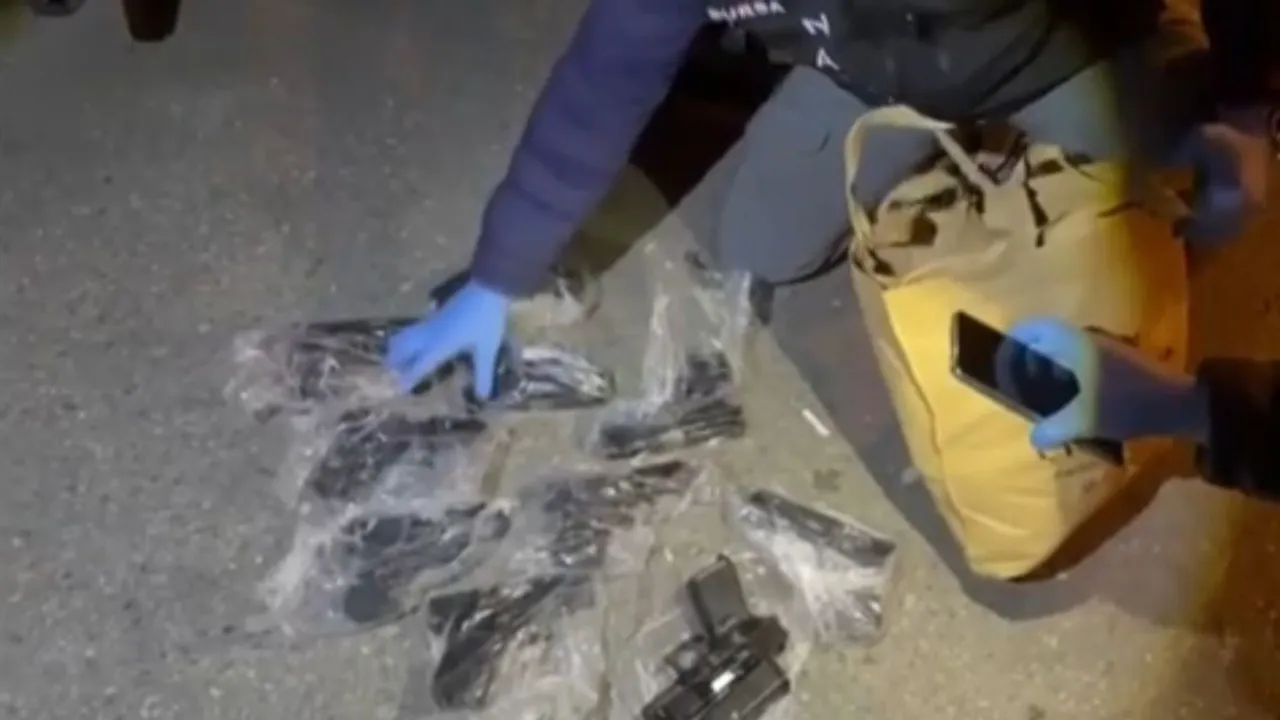 Bursa’da uyuşturucu ve silah operasyonu: 55 gram kokain ve 10 ruhsatsız tabanca ele geçirildi