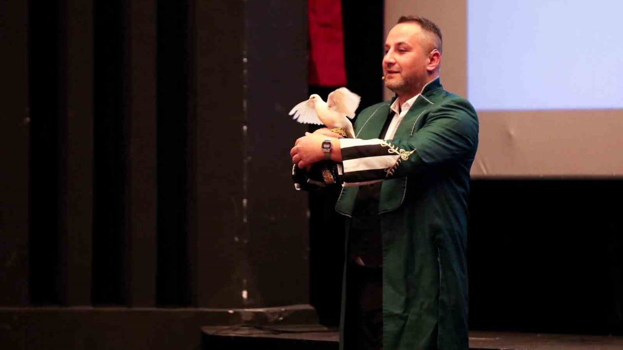 Bursa'da 'Yarıyıl Şenliği' Tayyare Kültür Merkezi'nde renkli final yaptı