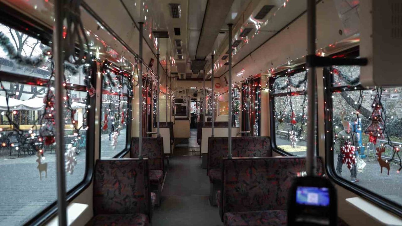 Bursa'da yeni yıl coşkusu nostaljik tramvayla Zafer Plaza'ya taşındı