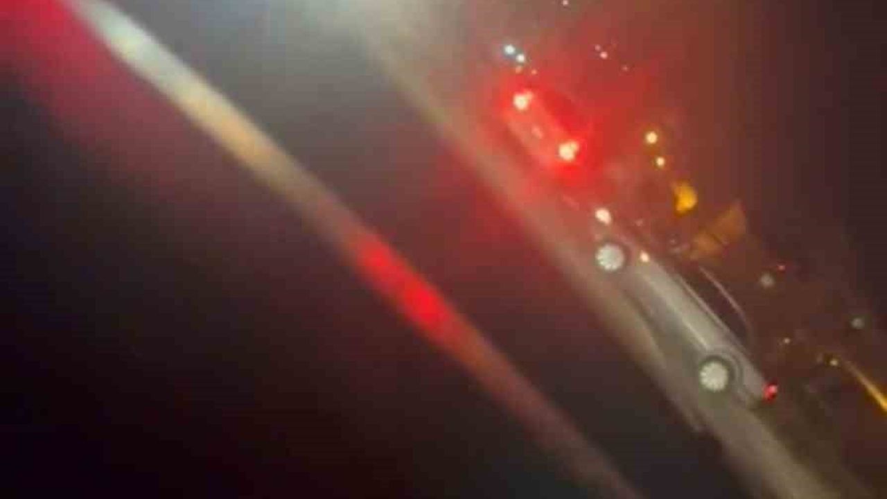 Bursa'da yoğun kar ve buzlanma şehir merkezinde trafik kazalarını tetikledi