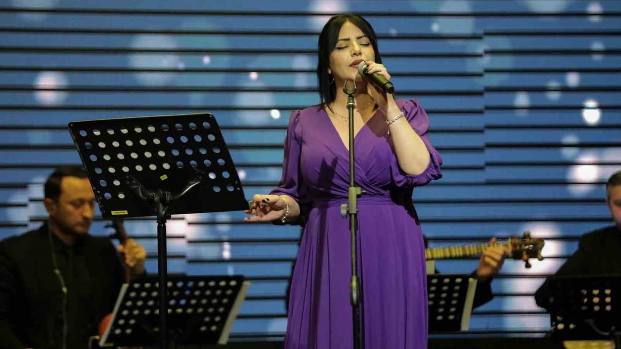 Bursa'da 'Yüreğimizdeki Ezgiler' konseri sanatseverlere dokundu