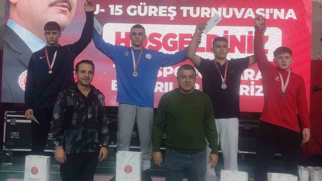 Bursa’daki Cüneyt Yıldız U-15 Güreş Turnuvasında Afyonkarahisarlı Sporcu İkincilik Elde Etti