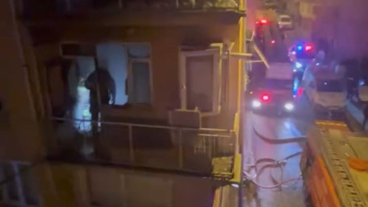 Bursa Gemlik’te daire balkonunda çıkan yangın kontrol altına alındı