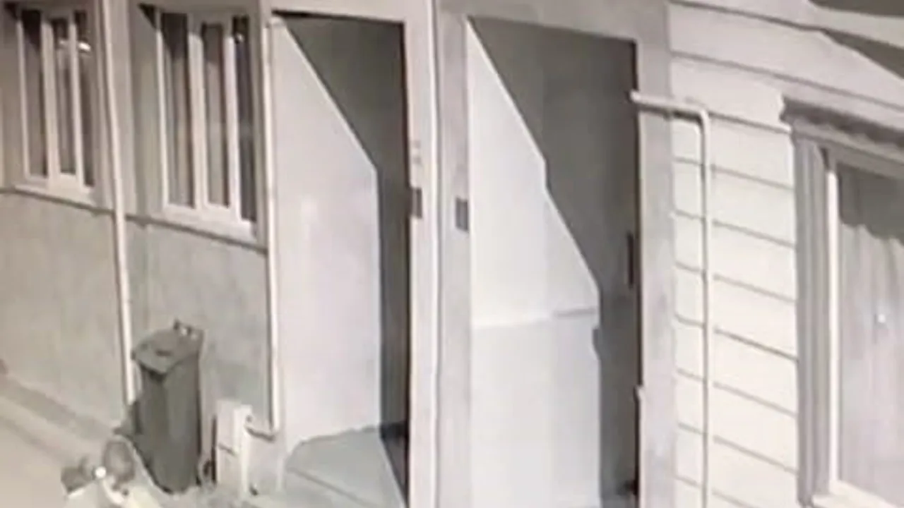 Bursa İnegöl'de Gece Yarısı 5 Araca Zarar Verildi; Olay Güvenlik Kamerasına Yansıdı