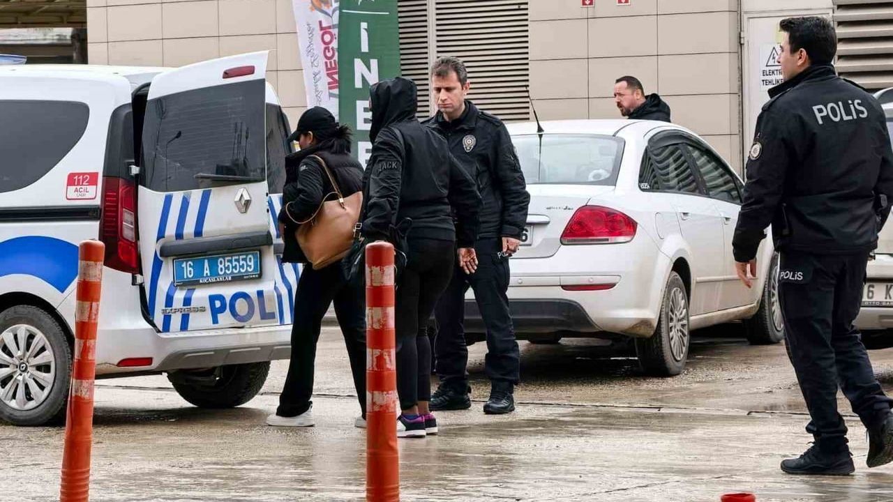 Bursa İnegöl'de kaçak masaj merkezi baskını: 3 yabancı masör yakalandı, işletmeye 445 bin TL ceza