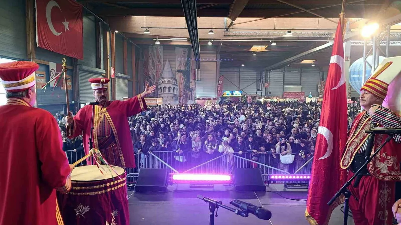 Bursa Mehter Takımı Paris’te FEST’İstanbul'da Bursa ve Türkiye'yi Temsil Etti — 01-04 Ocak 2026