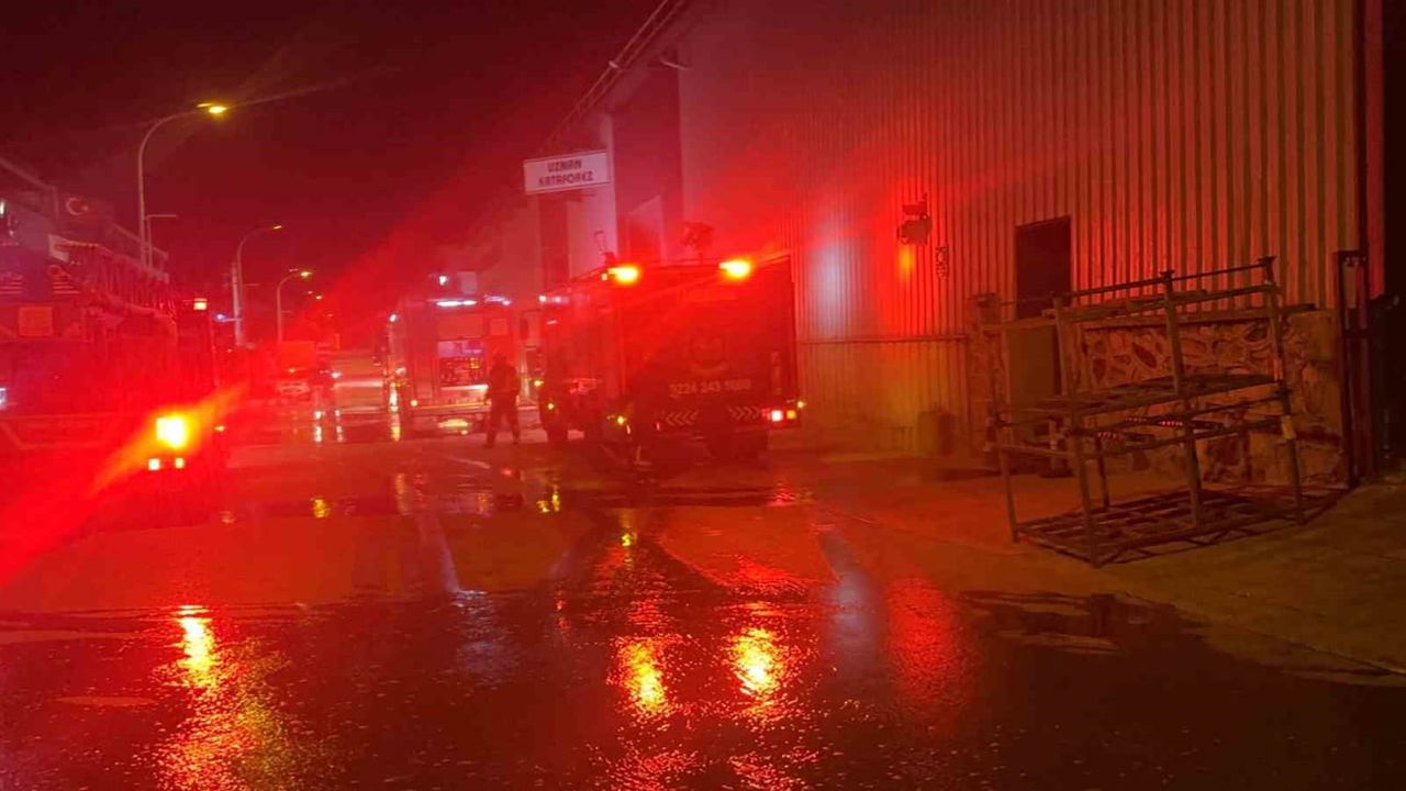 Bursa Minareliçavuş OSB'de kimyasal kaplama fabrikasında yangın