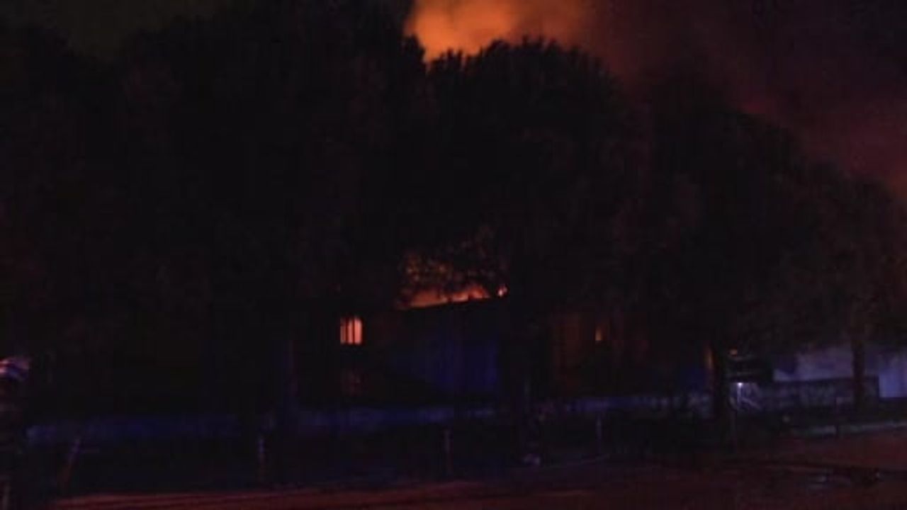 Bursa Minareliçavuş OSB'de kimyasal kaplama fabrikasında yangın — ekiplerin müdahalesi sürüyor